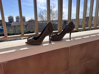 Zapatos Guess Ante Marrón Tacón Fino SIN USAR T.36