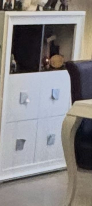 Mesa blanca lacada con 6 sillas