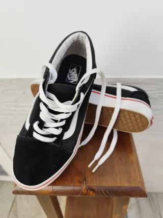 Deportivas Vans Negras y Blancas