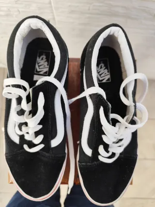 Deportivas Vans Negras y Blancas