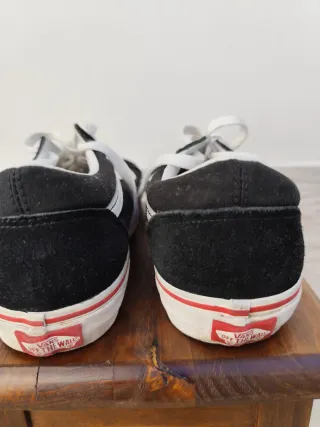 Deportivas Vans Negras y Blancas