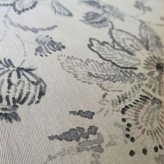 Falda, ropa camilla beige-gris estampado floral