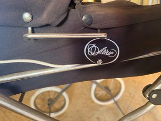 Cochecito de juguete clásico