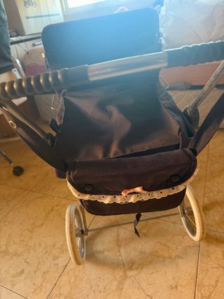 Cochecito de juguete clásico
