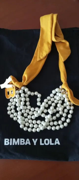 Collar BIMBA Y LOLA perlas y lazo amarillo