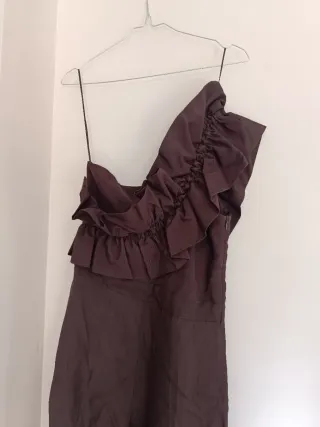 Mono asimétrico volantes marrón zara talla S