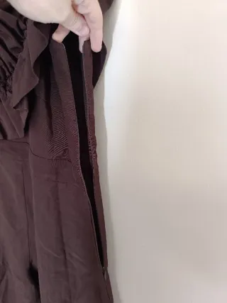 Mono asimétrico volantes marrón zara talla S