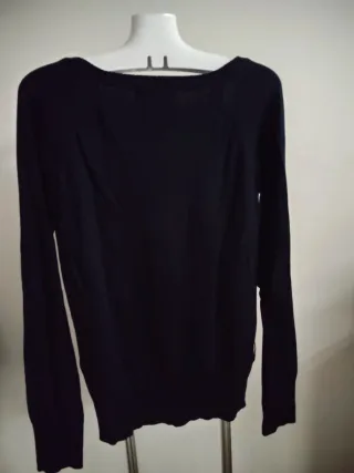 Jersey azul marino cuello pico