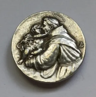 Antiguo cierre de misal o medalla siglo XIX