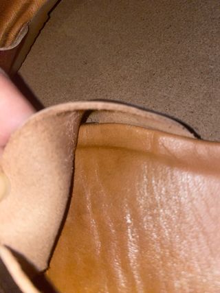 Sandalias de cuero marrón y dorado