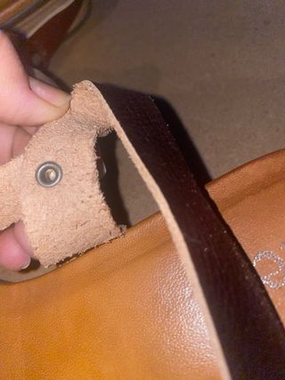 Sandalias de cuero marrón y dorado