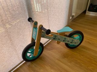 Bicicleta de madera sin ruedines