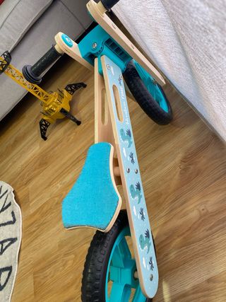 Bicicleta de madera sin ruedines