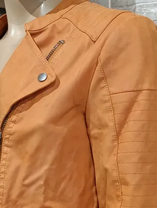 Giubbotto effetto pelle color pesca