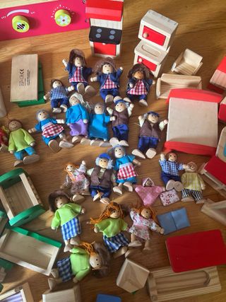 Juego Cocinita y Muñecos Madera