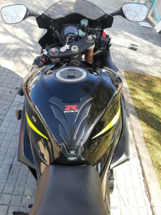 SUZUKI GSXR1000(K6). Contacto a traves de Wallapop