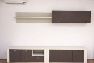 Mueble alto y estantería de Comedor