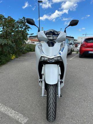 Honda SH 125i Scooter Blanca