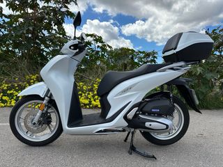 Honda SH 125i Scooter Blanca