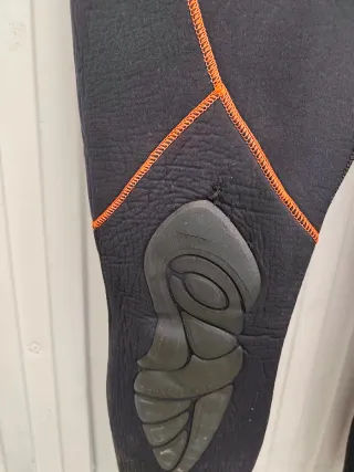 Traje de neopreno Aqua Lung Safaga talla L + body.