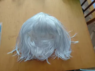 Peluca corta blanca