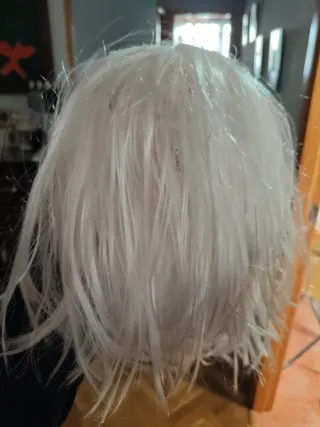 Peluca corta blanca