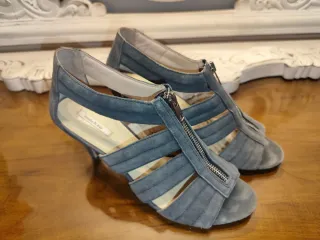 Zapatos Bimba y Lola Gris