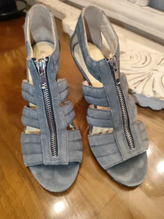 Zapatos Bimba y Lola Gris