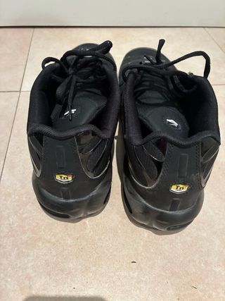 Nike TN negras