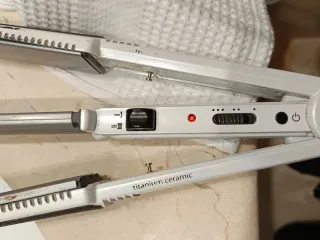 Plancha de pelo Pro Styler cerámica titanio