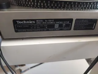 Tocadiscos Technics SL-D212 Tracción directa.