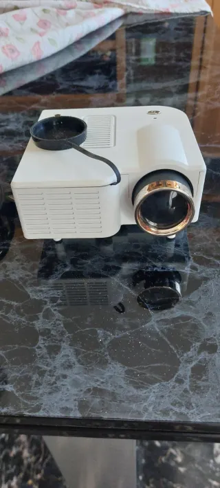 Miniproiettore bianco e nero