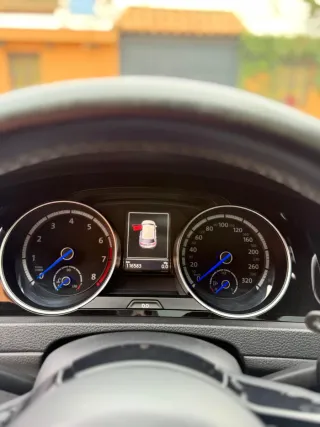 Volkswagen Golf r300