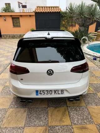 Volkswagen Golf r300