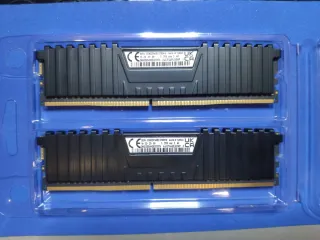 Memoria RAM CORSAIR 32GB DDR4