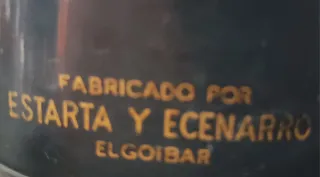 Máquina de coser Sigma A-107-1 vintage, con mueble