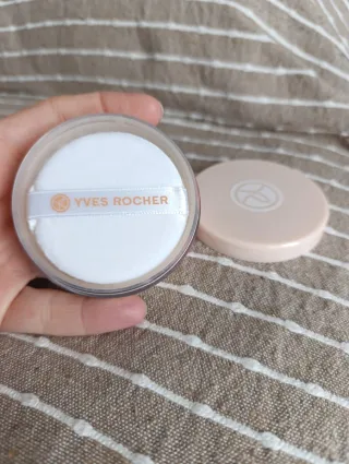 Cipria in polvere Yves Rocher.