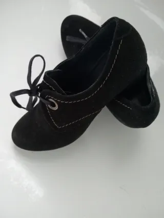 Zapatos de tacón negros para mujer