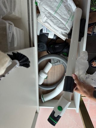 Aspiradora Kobold Vorwerk con bastantes  utensilio