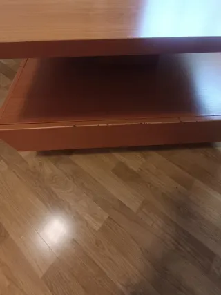 Mesa de centro de madera,aglomerado.