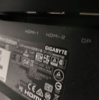 Gigabyte M32U 4K 144Hz - Panel Roto, Enciende