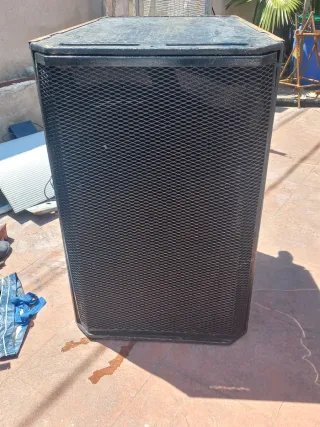 Altavoces profesionales negros