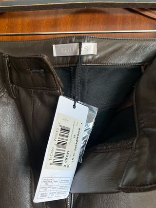 Pantalón Cuero Marrón Chocolate Guess.