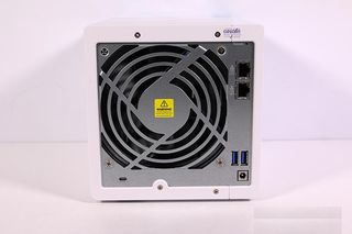 NAS Qnap TS-431 4 bahías + caja