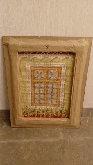 Quadro Bordado à Mão em ponto de Arraiolos - 43×54