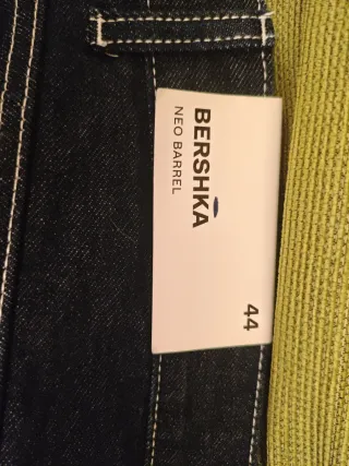Pantalones vaqueros Bershka talla M