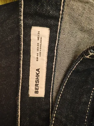 Pantalones vaqueros Bershka talla M
