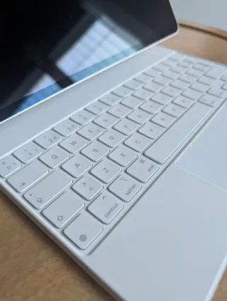 Magic Keyboard iPad Air 13 Apple