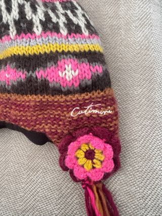 Gorro infantil tejido pompón y orejeras