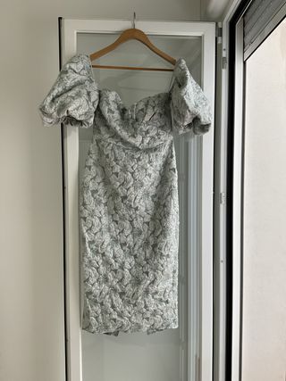 Vestido cóctel invitada verde menta y gris